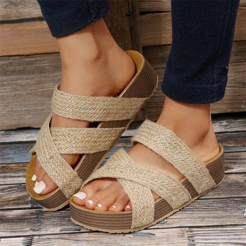 Erika™ | Vrouwelijke Gevlochten Sandalen met Kruisbanden