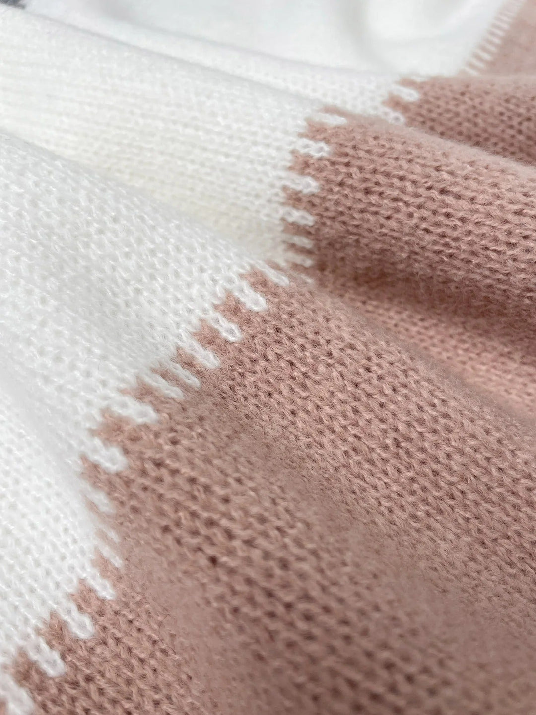 Jade - Comfortabele moderne trui